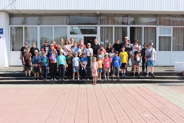 Ребята из пришкольного лагеря «Орлята России» посетили КДЦ «Сибирь»